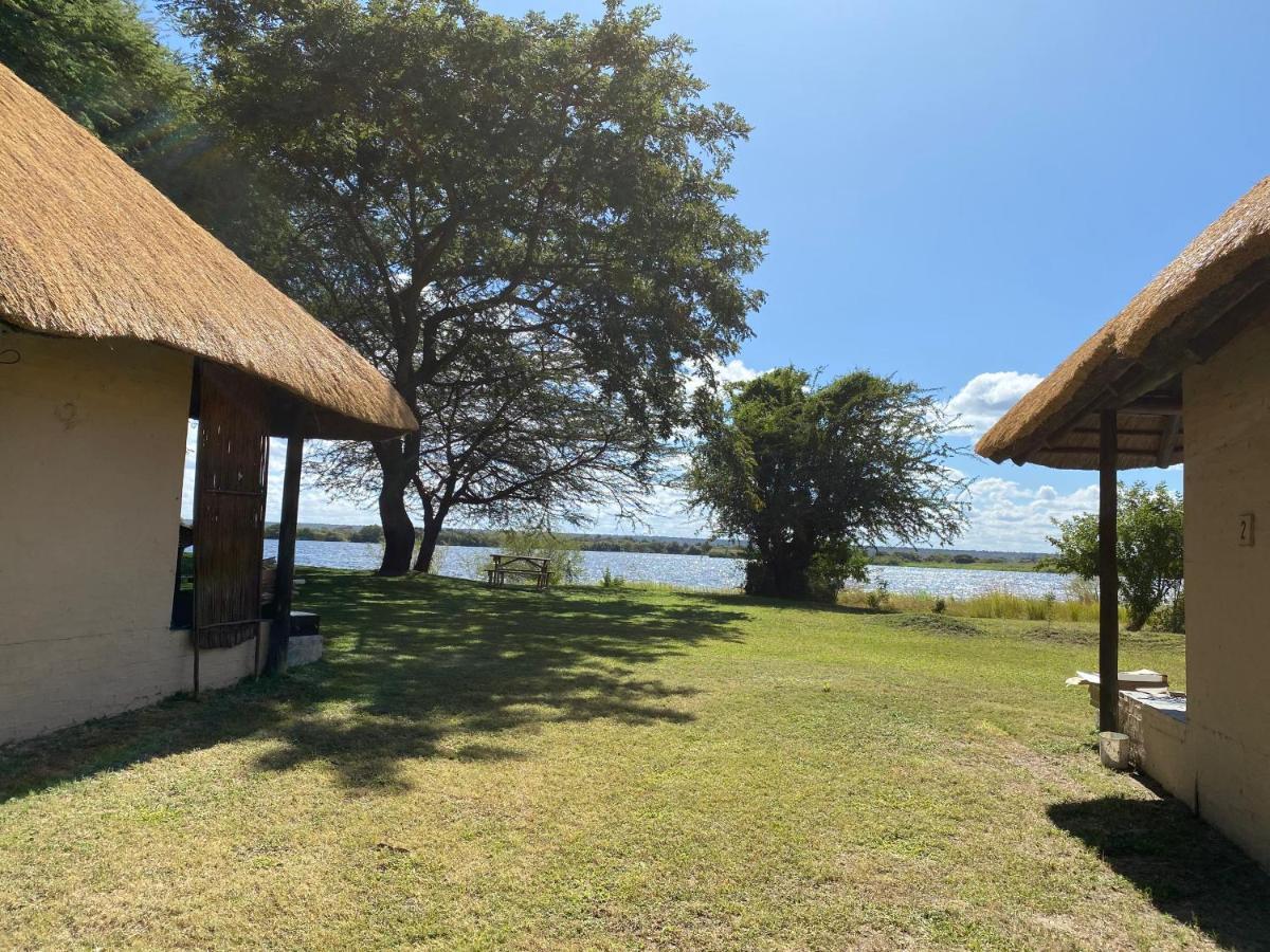 Big 5 Toro Lodge Kasane Exterior photo